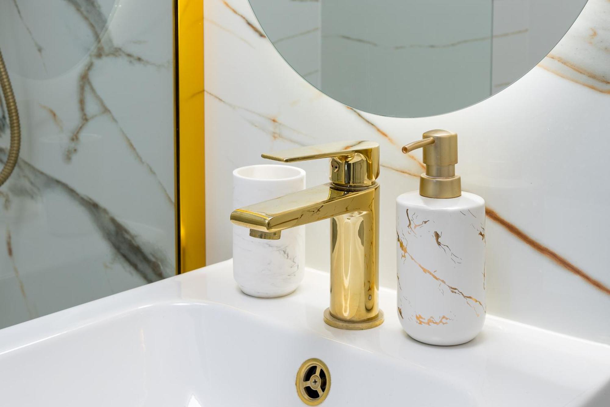Gold Premium Central Suite 950 M To Central Station Parking Warszawa Zewnętrze zdjęcie